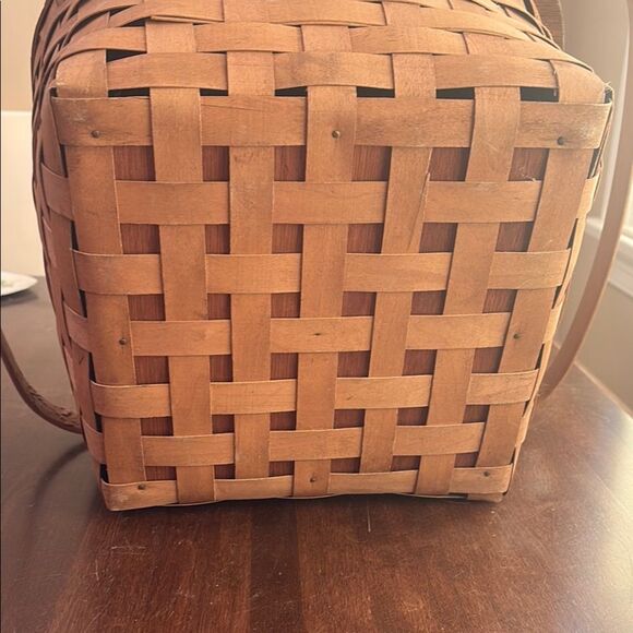 Hand-Painted Woven Basket with Folk Art Design - Picture 7 of 11